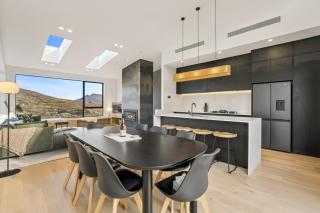 The Window Seat - 4 Bedroom retreat - 2