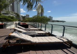 Hompton Hotel by the Beach - 3