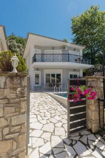 Diamanti Villa, Pool & Barbecue - 0
