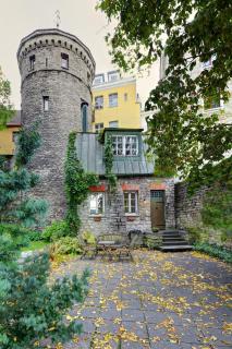Historic Medieval Wall House with Private Garden - 0