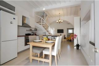 Christy's Three Level Luxury Villa - 1
