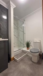 Vibrant City Center Studio Apartment 6a - 8