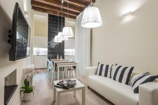 LuxurYenne - Cagliari - 0