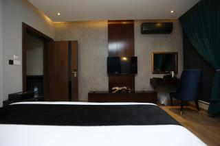 Brick House Hotel Lahore - 1