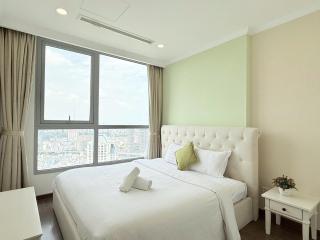 Modern 1BR Landmark Plus High Floor - 1