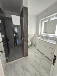 Sea Breeze Villa - 8