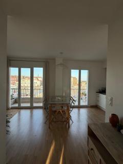 Charming Apartment with Canal Views - 6