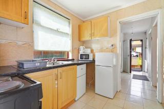 Cosy 4 Bedroom Birmingham - 6