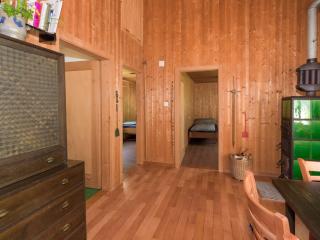 Private 2BR Mountain House near Lake with Garden - 1