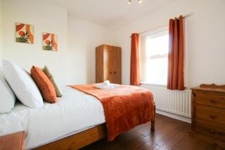 Workforce Accommodation Near Deeside , Off Street Parking by Rework Accommodation - 0