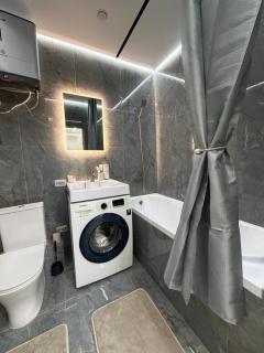 Riviera Deluxe Apartments - 2