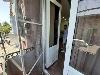 Nice and Sunny 1 room Studio Near City Center + Open Balcony - 3