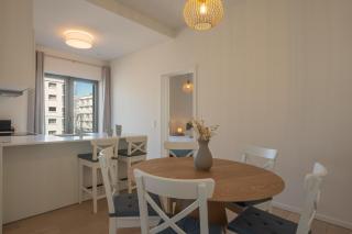 Bright 2BR Apartment with Terrace for 5 - 4