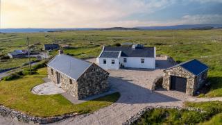 Paddy Carrolls Cottage - 5