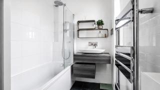 Large 2 Bed in Twickenham High Street - 5