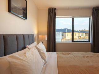 18Rodman 3-Bedroom newly furnished entire home - 5