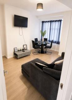 Spacious 4-Bed Home in St Helens Free Parking - 9