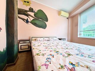 Pink Sea Breeze - Stylish City Retreat - 8