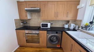 Erskine - House - Sleeps 4 - Parking - River Side - 3