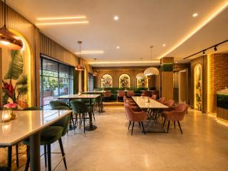 HOTEL SWIMMING POOL LUXUARY NRB ,Puri , Near Seabeach And Jagannath Temple , Fully Air Condationed Rooms ,Wifi , Lift , Restaurant With Parking , Near Hote The SB Palace Inn , BEST HOTEL IN PURI BEACH - 2