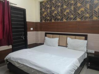 PLAY HOTEL ADITYA RESIDENCY couple friendly - 7