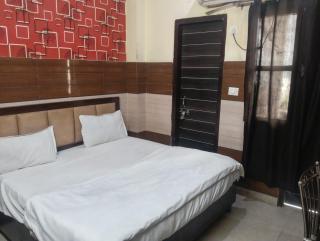 PLAY HOTEL ADITYA RESIDENCY couple friendly - 5