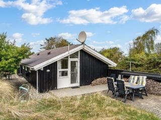Holiday Home Gunhilde - 1-2km from the sea by Interhome - 4