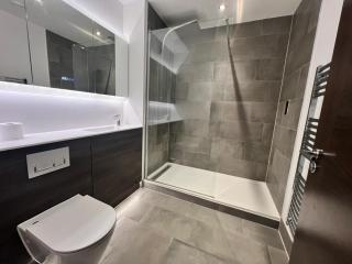Luxury 2 Beds 2 Baths Apartments in Dartford Center FREE PARKING - 8