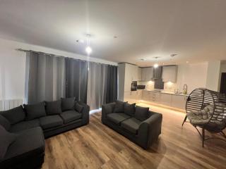 Luxury 2 Beds 2 Baths Apartments in Dartford Center FREE PARKING - 6