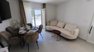 Villa Levante Apartments, quiet location and close to beach, only 300 m from sea - 3
