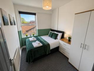 House Sleeps 11 with Enclosed Garden - 7