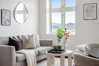 Charming apartment in Sandviken with a view - 6