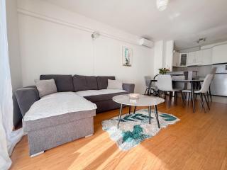 Viamis Apartment 10 Min Walk to Center - 2