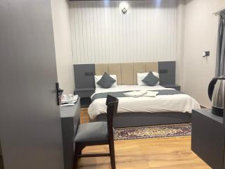 The Narendra hotel 700m away from the Ram Mandir - 6