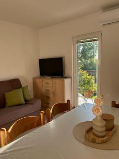 Tomajna Vineyard Stay - 1