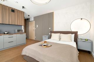 Modern Studio in Downtown with Balcony by Noclegi Renters - 0