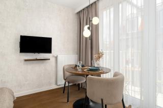Modern Studio in Downtown with Balcony by Noclegi Renters - 3
