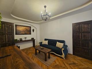 Lovely Amber Apartment - 2