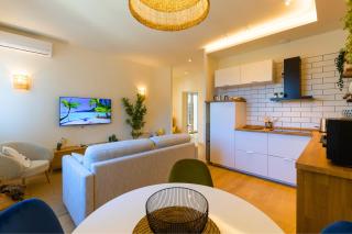 FRONTE MARE - Casa con Terrazzo con Free Parking e free WiFi - 0