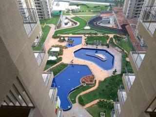 Luxe Fully Furnished 2BHK- Pool - AC - Self Check in - 6