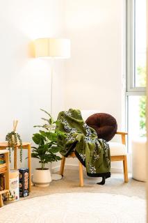 Boho Retreat Apartment - Walk to Gabba Stadium - Free Parking - 2