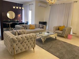 Cozy Furnished 2 bedroom Apartment in New Cairo - 8