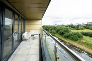 River Irwell View 2BR home with parking & Balcony - 6