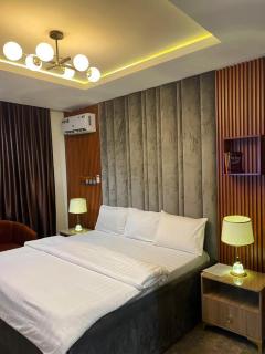 Luxury 1-Bedroom Retreat in BesideWUSE 2 Mabushi - 1