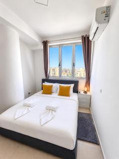 Seaview Apt 3 min Walk to Beach - 7