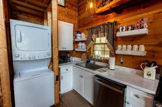 Stunning Views Hot Tub Privacy Cabin Charm - 2