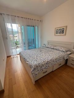 Spectacular Two Bedroom Apartment with Parking - 3