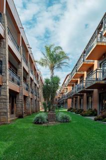 Tranquil Studio Stays at Bains Lodge - 5