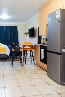 Tranquil Studio Stays at Bains Lodge - 2