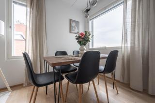 Modern Downtown 2BR Apartment & Sauna - 2